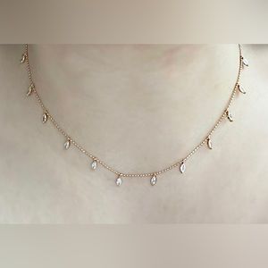 Express choker necklace
